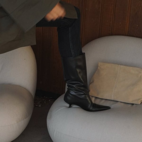 6 looks com bota de bico fino minimalistas para usar