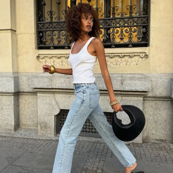 Armário cápsula: O que é, lista de peças essenciais e como montar