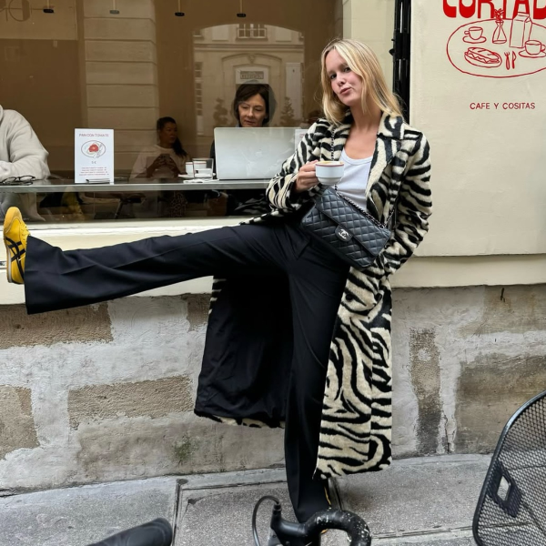 O sobretudo de animal print vai bombar no inverno? A resposta é sim!