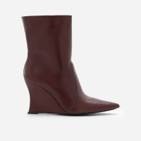 Bota Cano Curto em PU com Salto Anabela Vinho