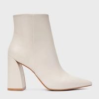 Bota Basic Salto Bloco Bico Fino Couro Off White Cream