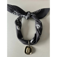 Colar Bandana Com Pingente