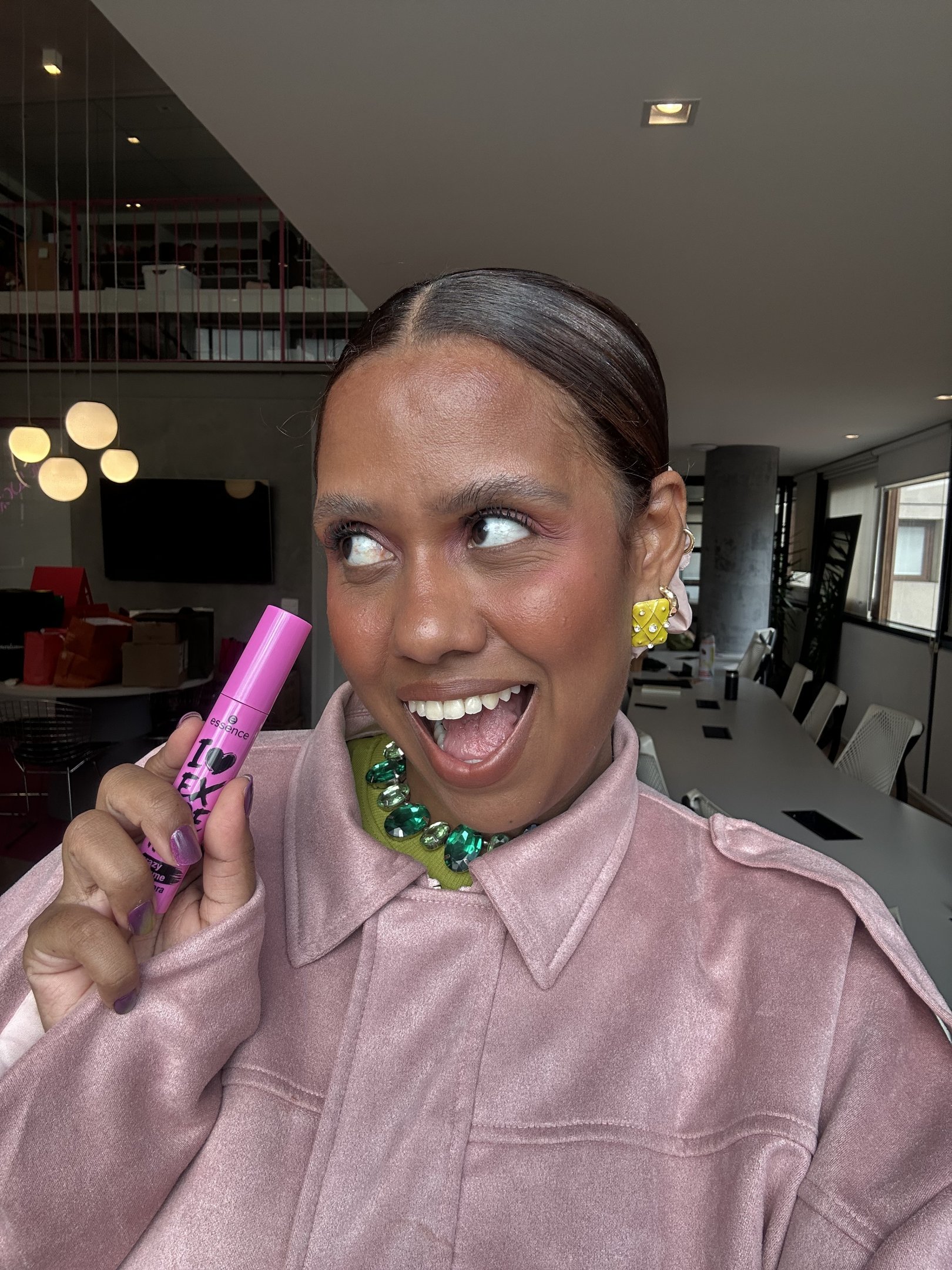 máscara de cílios da Essence