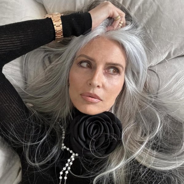 Aprenda a escolher o melhor shampoo para cabelos grisalhos feminino