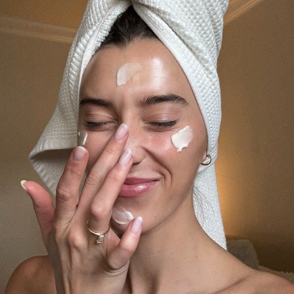 Benefícios da limpeza de pele: por que ela é essencial para a saúde