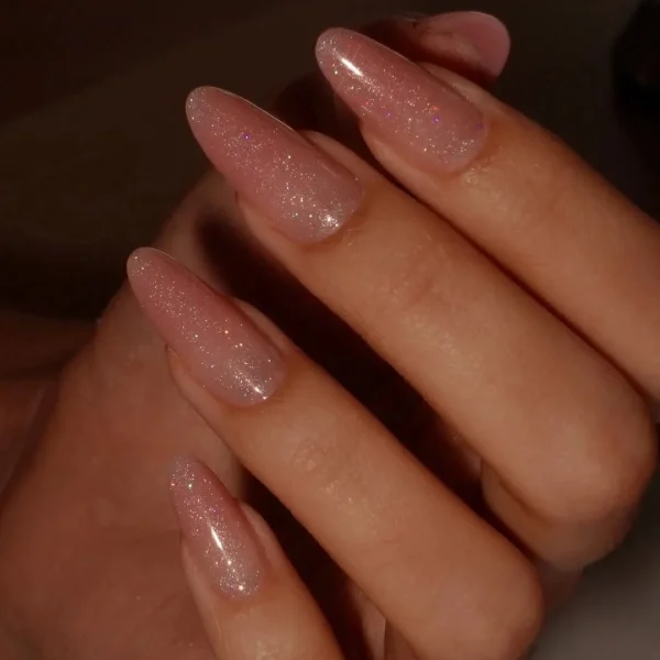 Unhas para madrinha de casamento: as cores de esmalte mais usadas para a ocasião