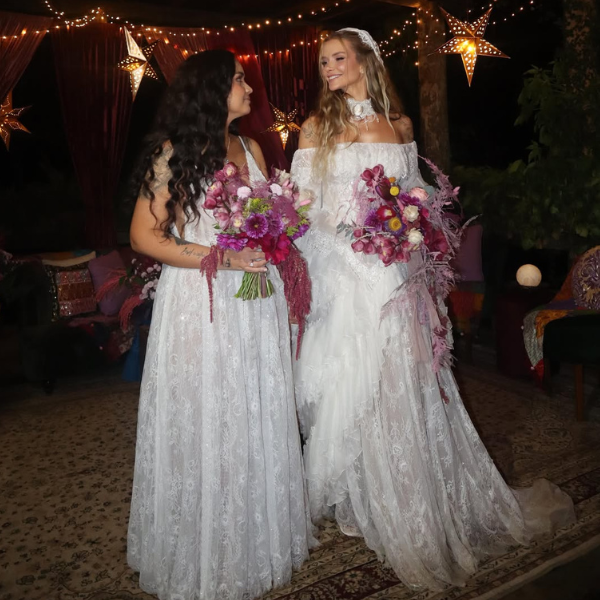 Estava escrito nas cartas: o casamento mágico de Marcela Mcgowan e Luiza Martins
