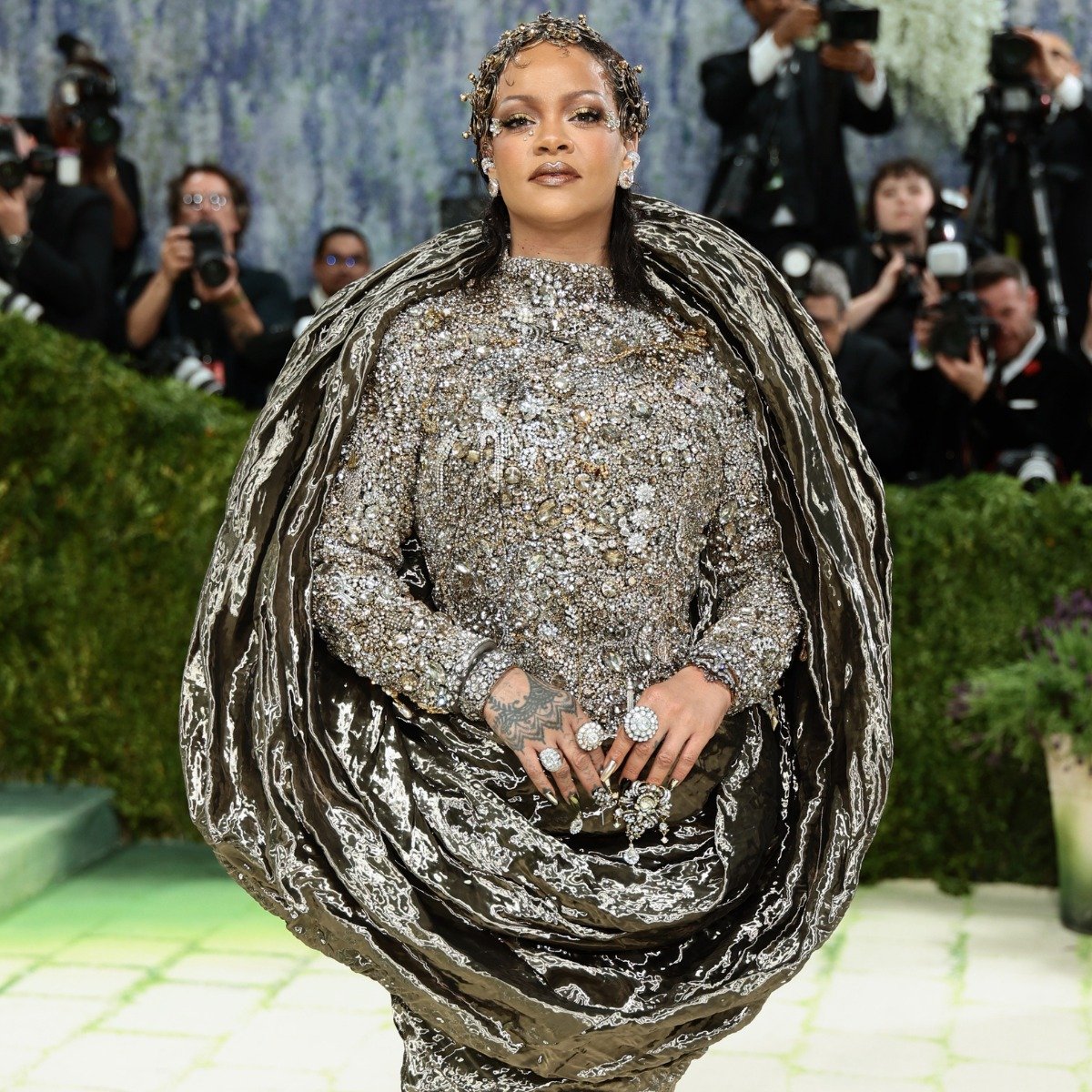 Descubra como usar vários anéis de acordo com as celebridades no Met Gala