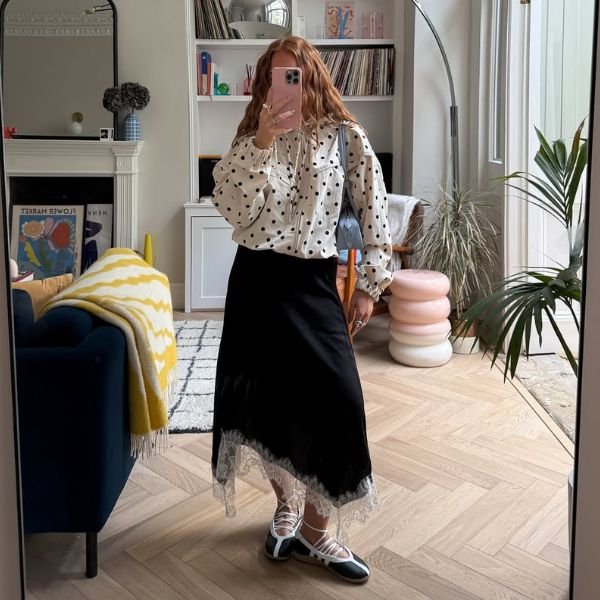 Seu guia de como usar vestido com casaco no inverno de forma estilosa