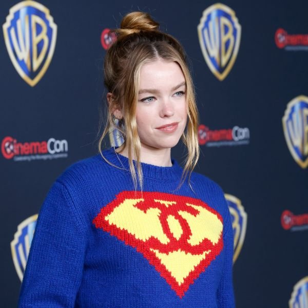 A nova Supergirl, Milly Alcock, é a fashionista para ficar de olho