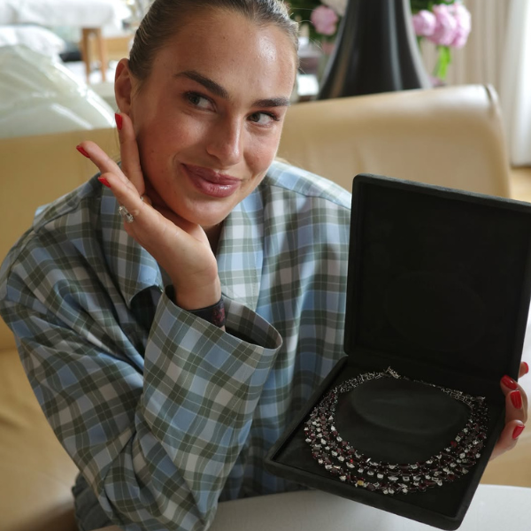 Sabalenka e joias: como a tenista transformou acessórios em marca pessoal