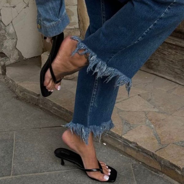 Sim, os thong heels ainda são os sapatos favoritos das fashionistas