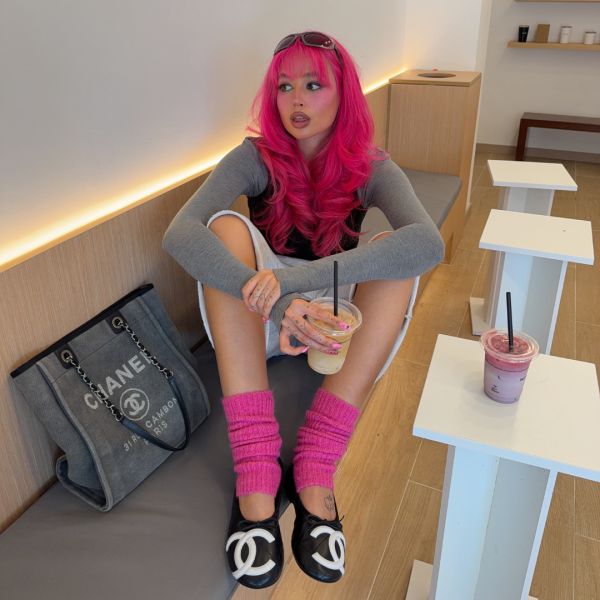 Como montar looks com cabelo colorido como as estilosas