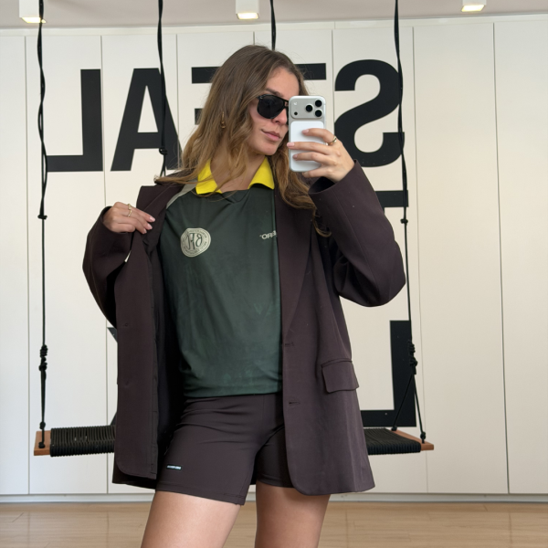 Como usar jersey o ano todo sem abrir mão de looks fashionistas