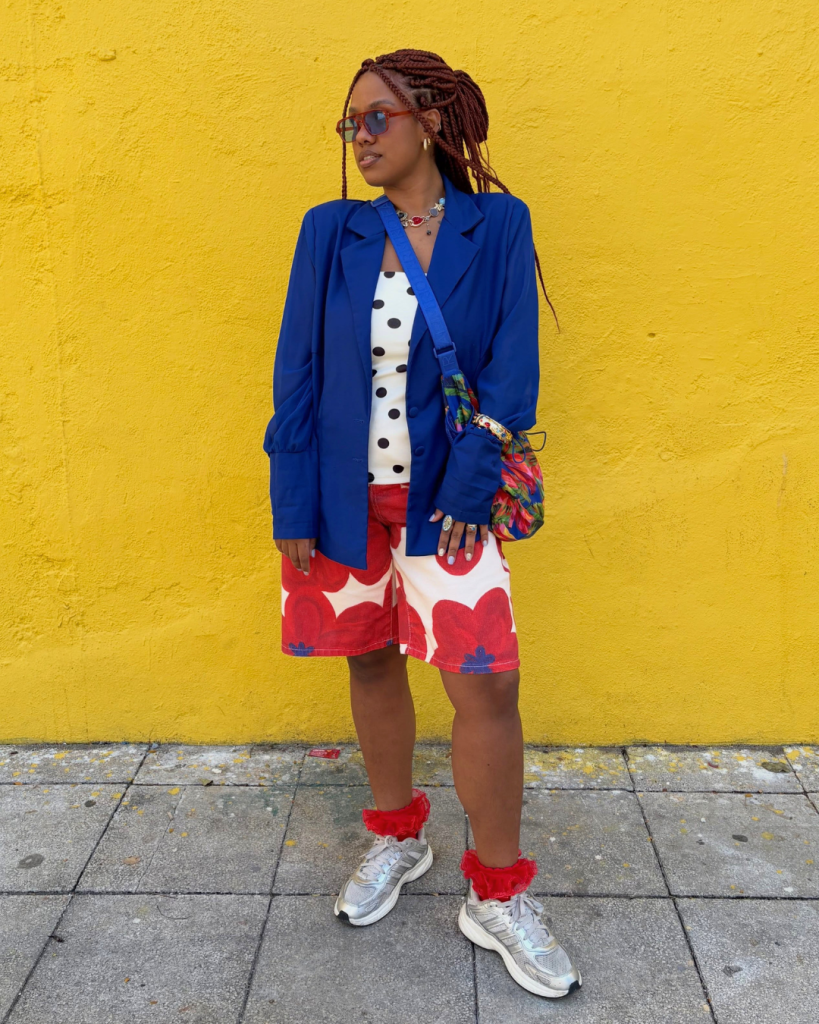 É a vez das cores primárias dominarem os looks em 2026