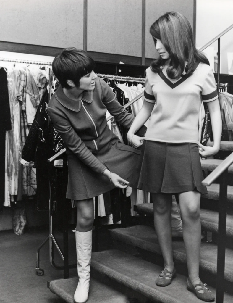 Minissaia: a história política por trás da peça mais rebelde da moda