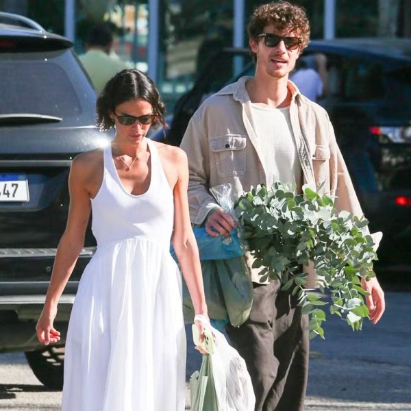 Bruna marquezine usou o vestido fluido perfeito para date
