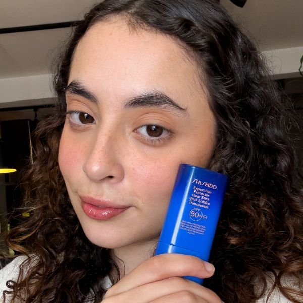 Usei o protetor solar em stick da Shiseido e essas foram minhas impressões