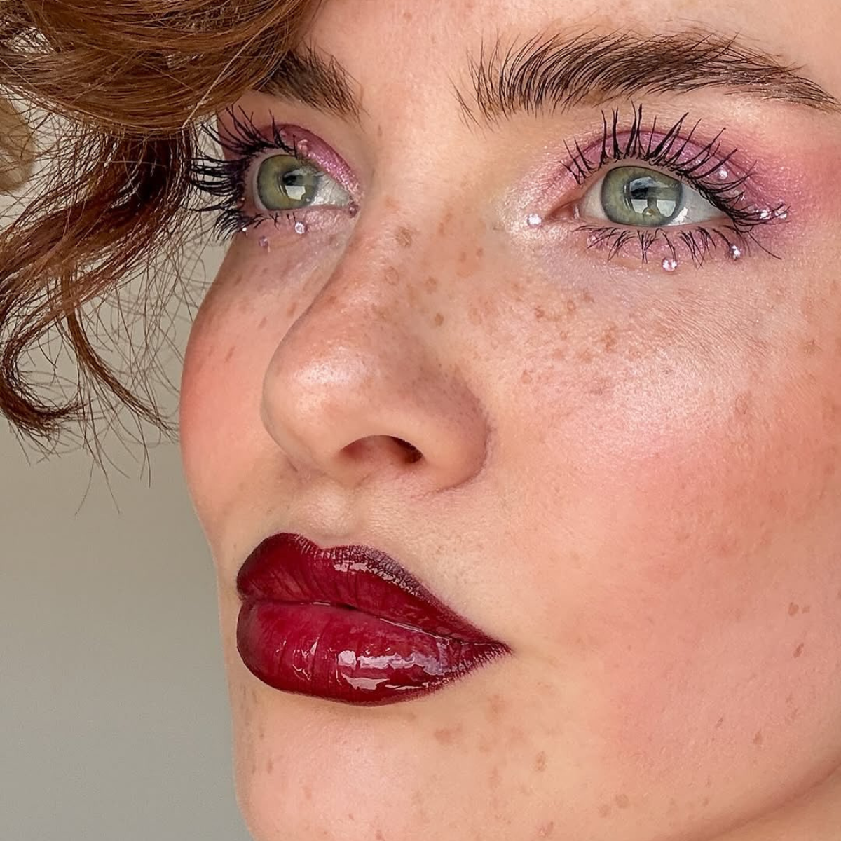 Por que a caneta tint é a nova aposta das marcas de beleza?
