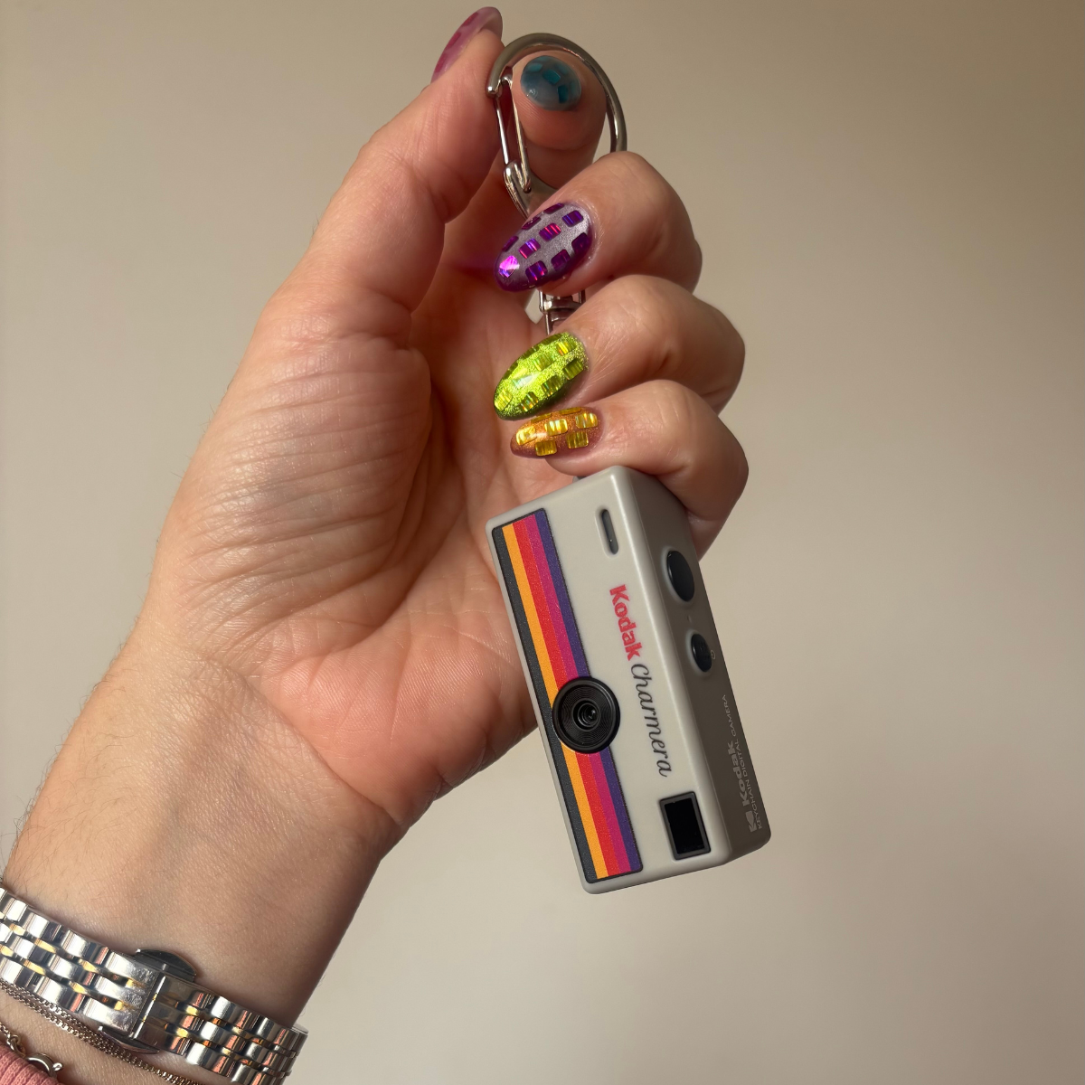 Testamos a Kodak Charmera e agora queremos levar essa mini câmera para todo lugar