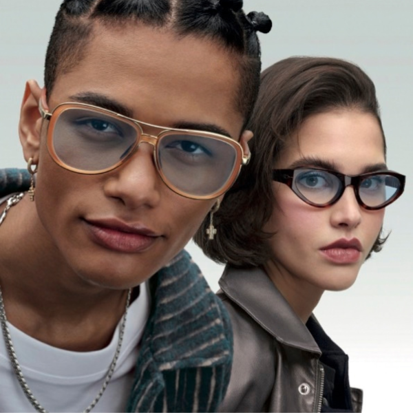 Transitions Color Touch chega ao Brasil com lentes que levam a personalização para os óculos
