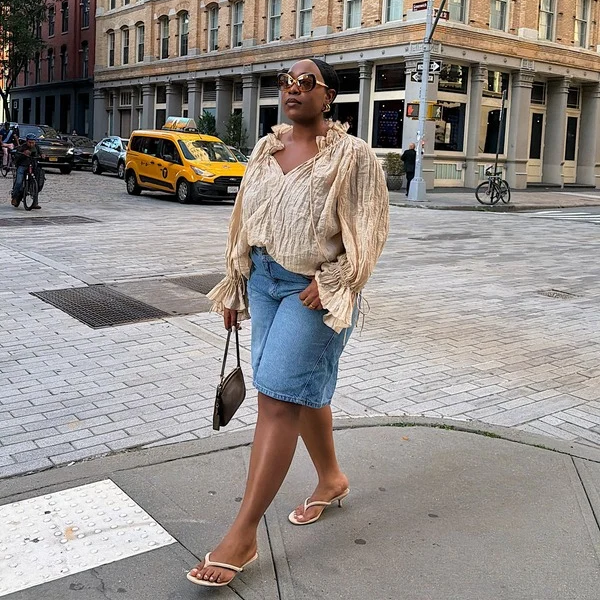 Como usar bermuda jeans feminina: o guia fashionista dos jorts