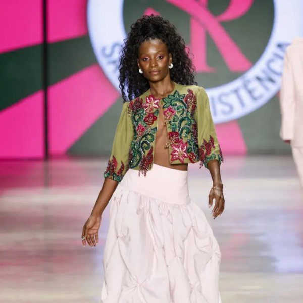 3 penteados fáceis e rápidos da São Paulo Fashion Week para copiar essa semana