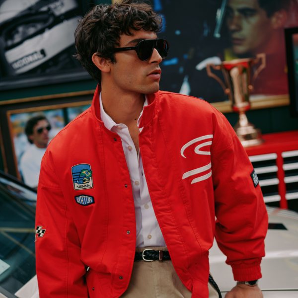 Zara lança collab com Ayrton Senna e traz peças inspiradas no estilo do piloto