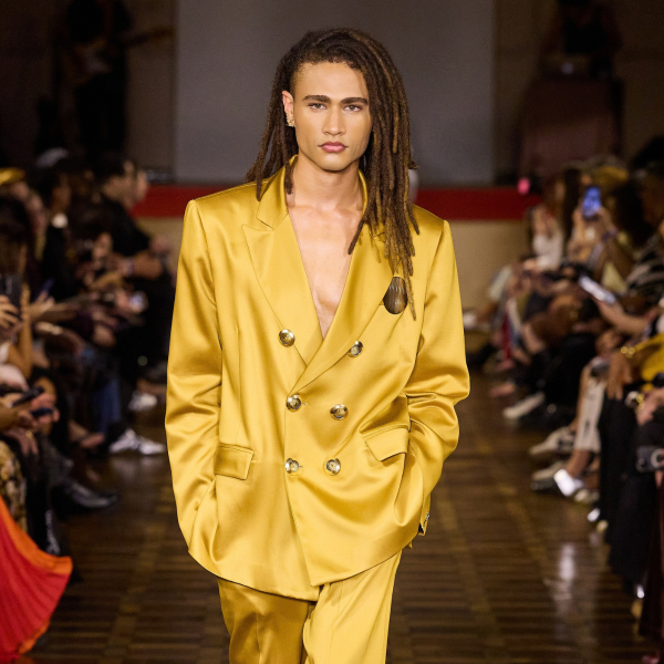 PALCO estreia em São Paulo com desfile que mistura moda, performance e experimentação